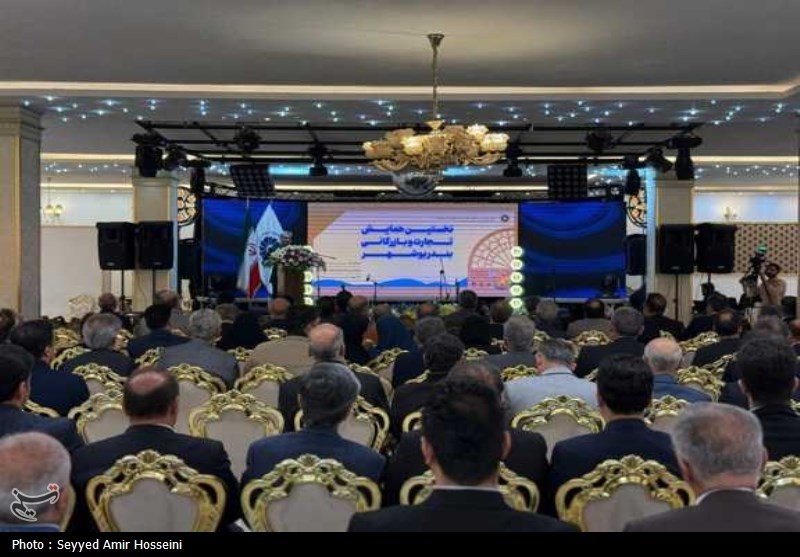 تجلیل از تلاشگران عرصه اقتصادی در روز بوشهر