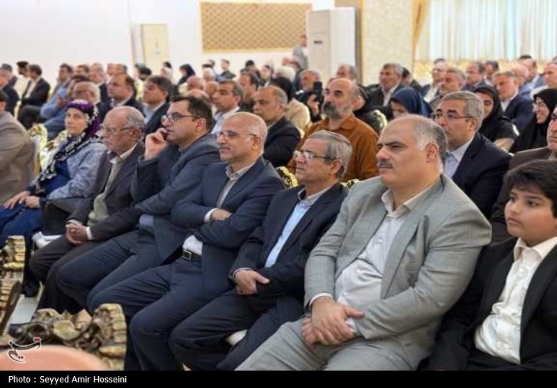 تجلیل از تلاشگران عرصه اقتصادی در روز بوشهر