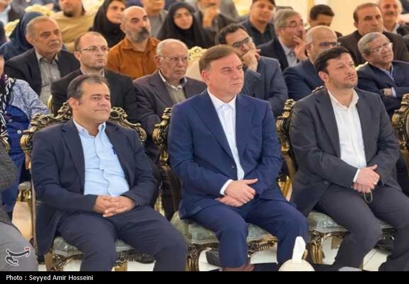 تجلیل از تلاشگران عرصه اقتصادی در روز بوشهر