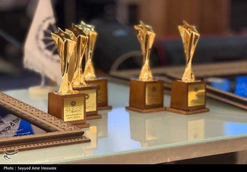 تجلیل از تلاشگران عرصه اقتصادی در روز بوشهر