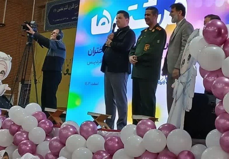 طنین بندگی در فردیس/ جشن تکلیف 3 هزار دانش‌آموز + تصاویر
