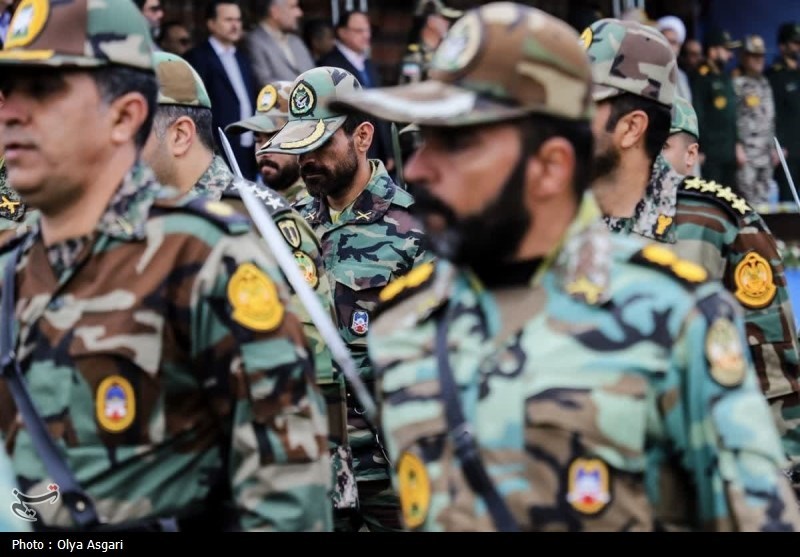 ارتش در سخت‌ترین لحظات پرچم عزت ایران را برافراشت