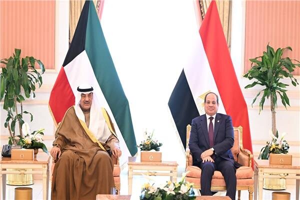 استقبال گرم همراه با رقص عربی کویتی‌ها از رئیس جمهور مصر+ فیلم