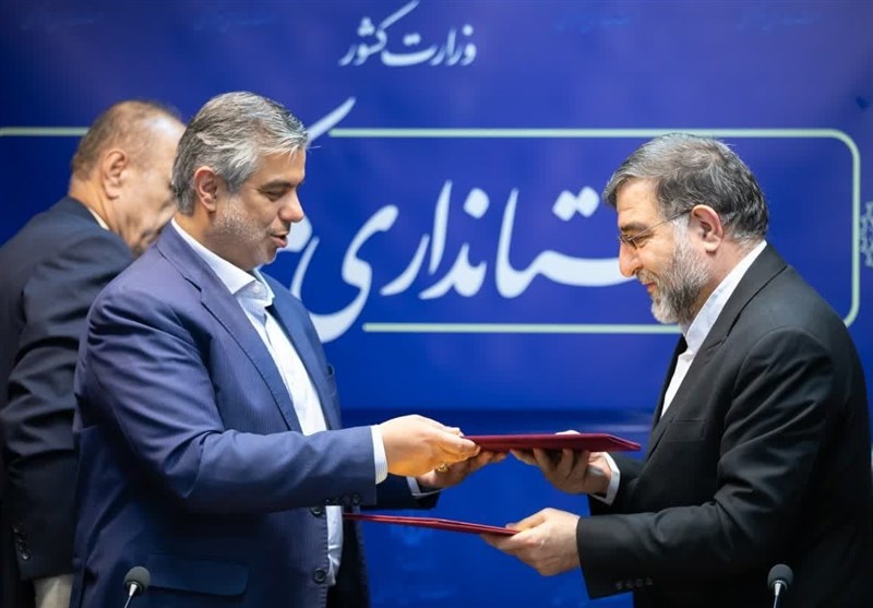 امضای تفاهم‌نامه احداث 5000مگاوات نیروگاه خورشیدی در مرکزی