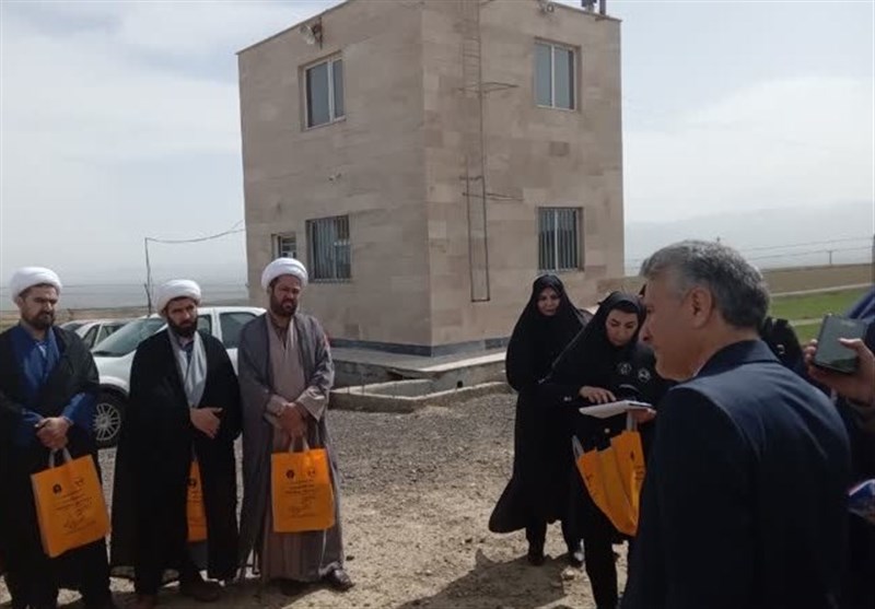 بازدید روحانیان و خبرنگاران از نیروگاه خورشیدی اردبیل