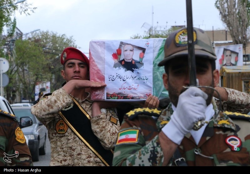 تشییع باشکوه پیکر جانباز 70 درصد زنجانی + تصاویر