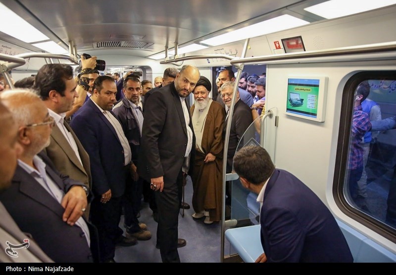 خط 3 قطار شهری مشهد 2 گره اساسی زیارت را باز کرد