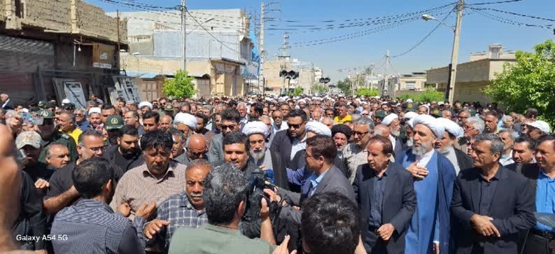 پیکر آقابزرگ بنیادی در کازرون به خاک سپرده شد