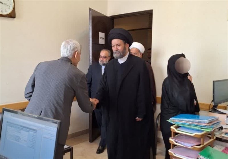 گزارش تصویری حضور امام جمعه اردبیل در دادسرای اردبیل