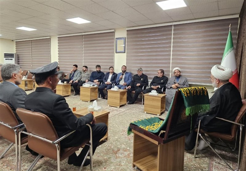 امام رضا(ع) همچون خورشیدی تابان بر زندگی ایرانیان می‌تابد