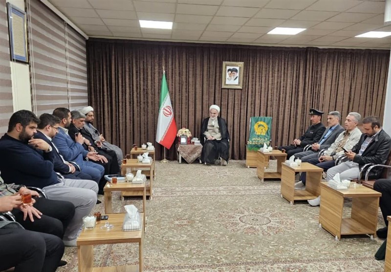 امام رضا(ع) همچون خورشیدی تابان بر زندگی ایرانیان می‌تابد
