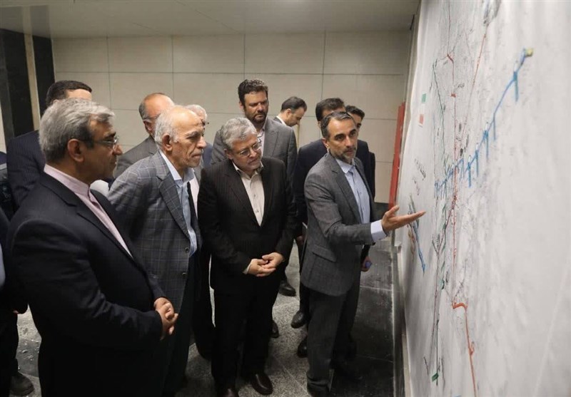 بازدید دستیار رئیس‌جمهور از ایستگاه مترو باب‌الجواد(ع) مشهد