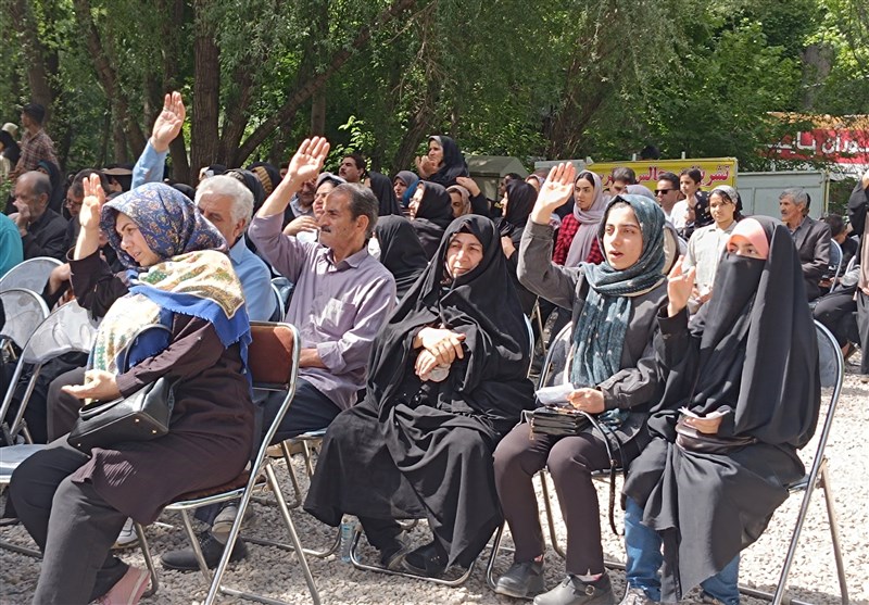 برگزاری همایش پیاده‌روی خانوادگی در کرمانشاه+ تصویر