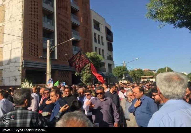 تشییع پیکر مطهر شهید دوران دفاع مقدس در بوشهر+ عکس