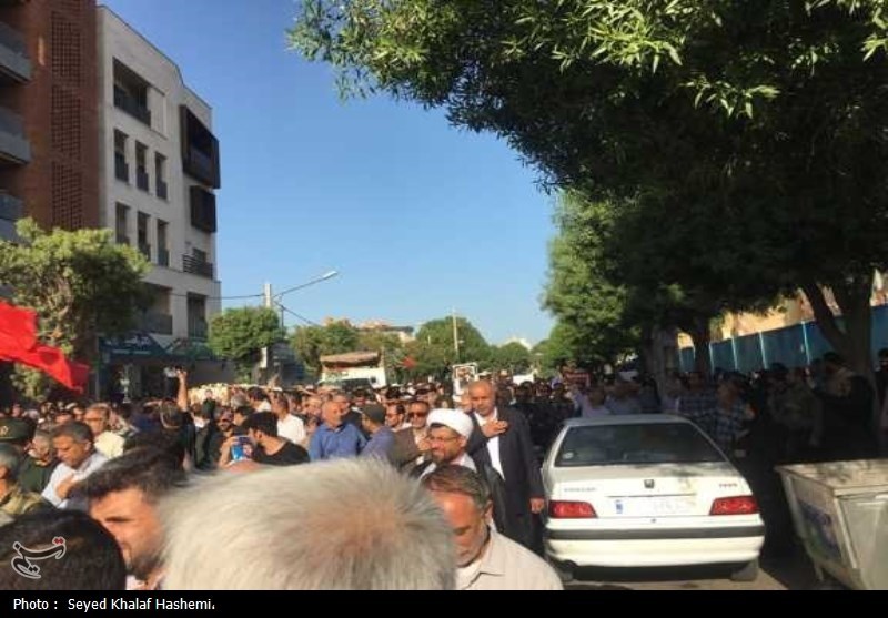تشییع پیکر مطهر شهید دوران دفاع مقدس در بوشهر+ عکس