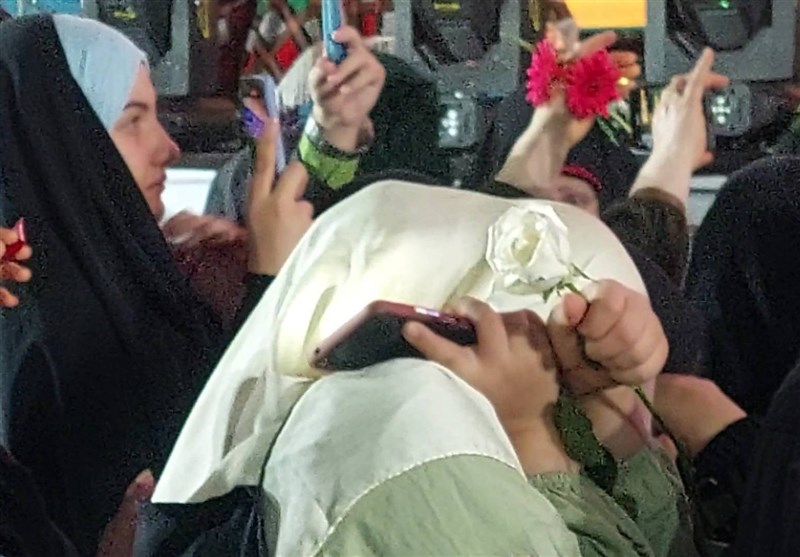 رشت در شب میلاد امام رضا(ع)، سراسر نور و شعف شد+تصویر