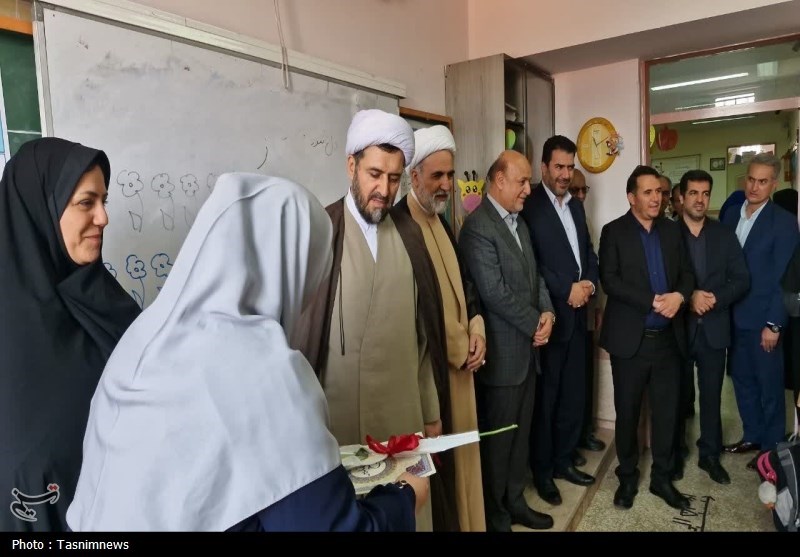 زنگ سپاس معلم در اسلامشهر نواخته شد+عکس