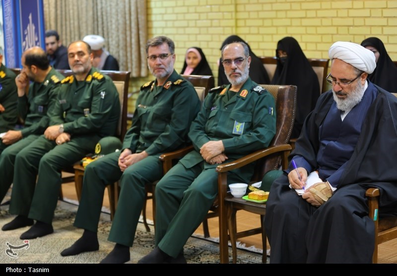 عقیدتی - سیاسی نقش مهمی در تقویت فرماندهی نظامی دارد