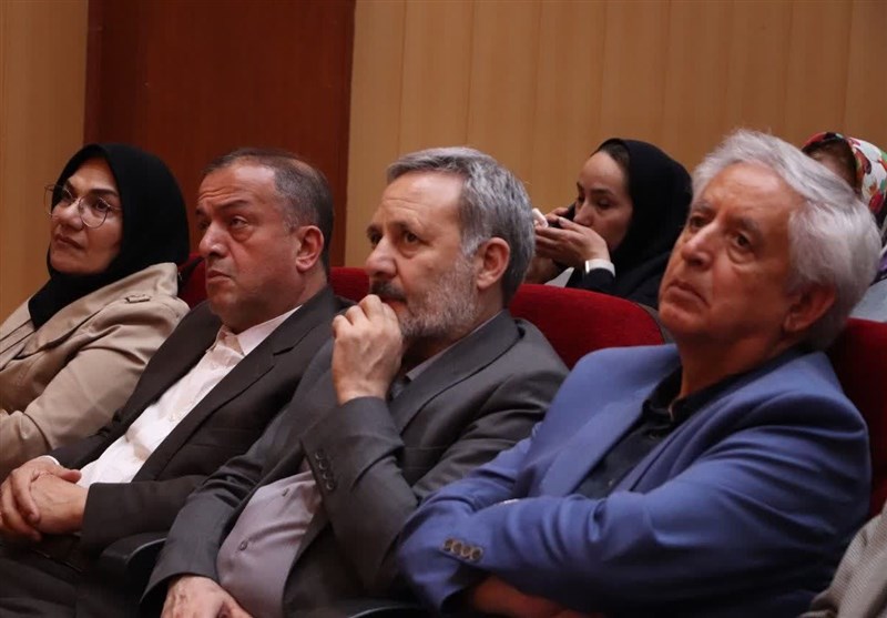 فرماندار به پاسداشت معلمان خیر میانه رفت