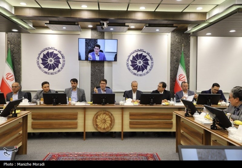نشست جمعی تولیدکنندگان و صنعت‌گران با بازرس‌کل استان زنجان