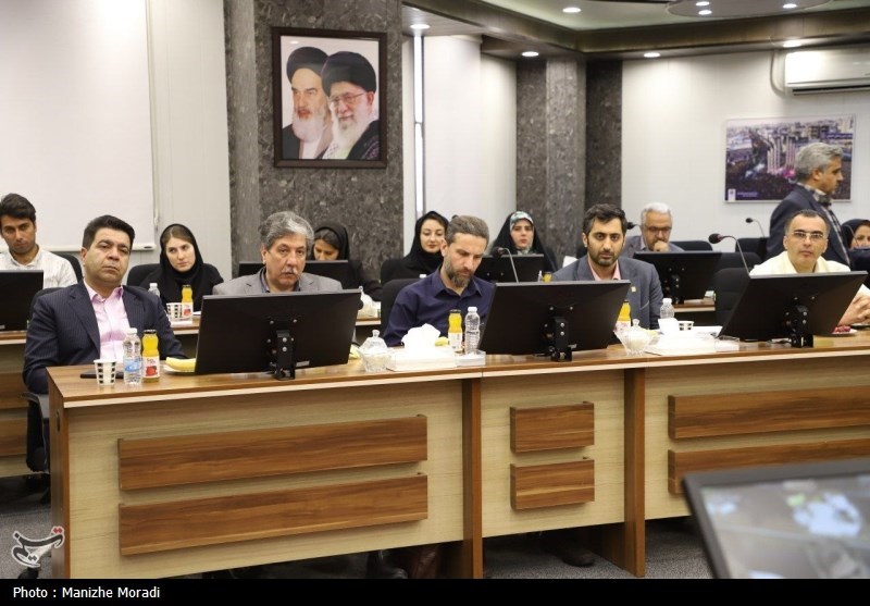 نشست جمعی تولیدکنندگان و صنعت‌گران با بازرس‌کل استان زنجان