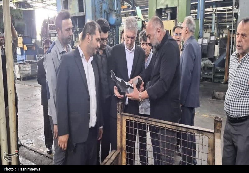 پیگیری مشکلات تولید از انرژی تا بیمه کارگران در پاکدشت