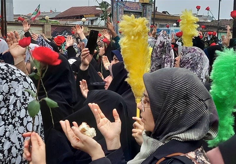 گیلانی‌های عاشق به استقبال خدام حرم مطهر رضوی رفتند+تصاویر
