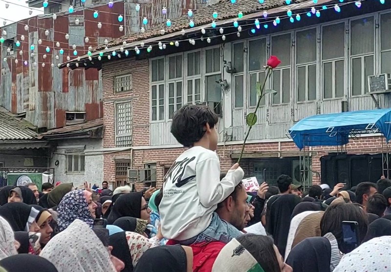 گیلانی‌های عاشق به استقبال خدام حرم مطهر رضوی رفتند+تصاویر