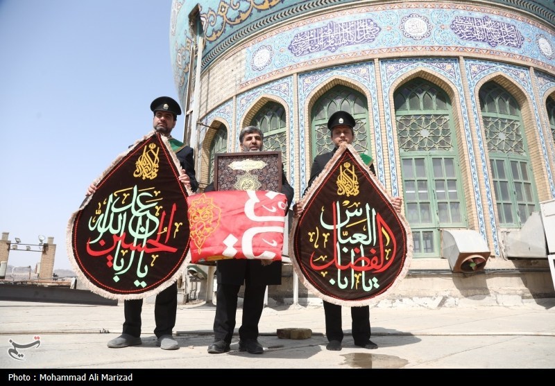 اهتزار پرچم سرخ یالثارات الحسین بر مسجد جمکران+ فیلم و عکس