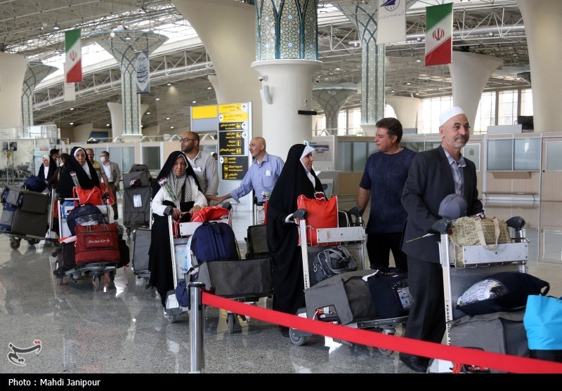 بازگشت حاجیان اصفهانی از سرزمین وحی+فیلم و تصاویر