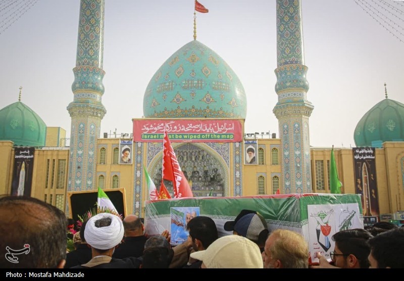 تدفین معنادار تعدادی از شهدای نبرد با اسرائیل در مسجد جمکران