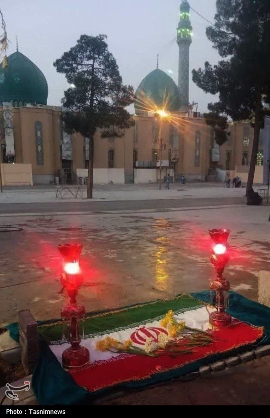 تدفین معنادار تعدادی از شهدای نبرد با اسرائیل در مسجد جمکران
