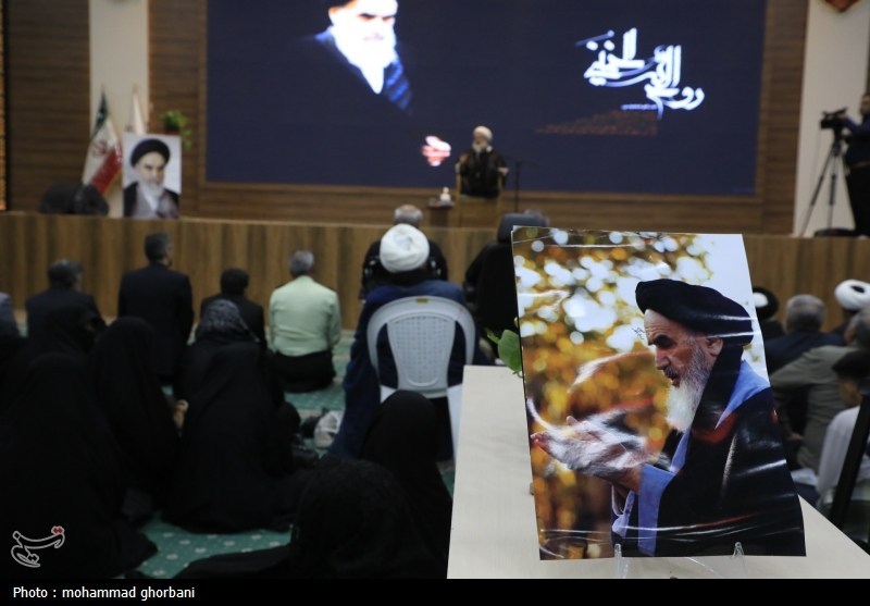 تشکیل نظام جمهوری اسلامی بزرگ‌ترین ابتکار امام خمینی(ره)