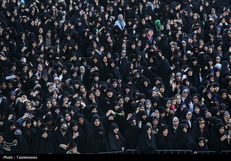 تشییع باشکوه پیکرهای مطهر 8 شهید حمله اسرائیل در قم+ تصاویر