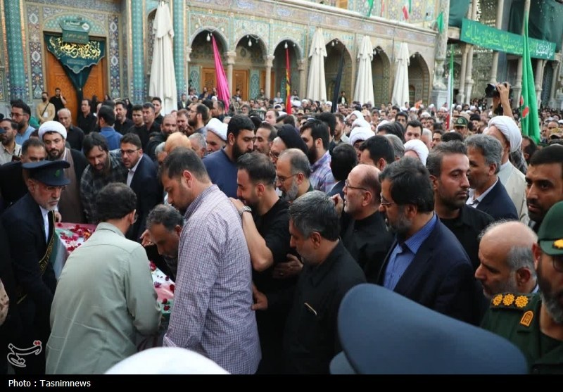 تشییع باشکوه پیکرهای مطهر 8 شهید حمله اسرائیل در قم+ تصاویر