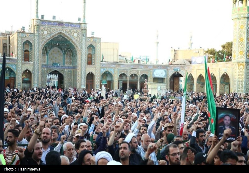 تشییع باشکوه پیکرهای مطهر 8 شهید حمله اسرائیل در قم+ تصاویر