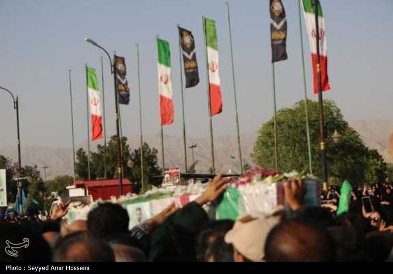 تشییع شهید مرزبان محمد زارعی در شهر کلمه دشتستان+عکس