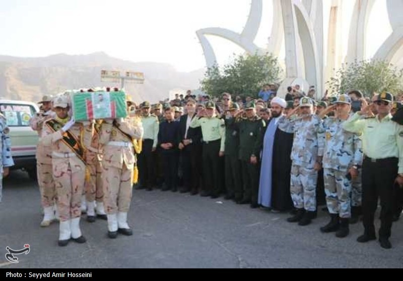 تشییع شهید مرزبان محمد زارعی در شهر کلمه دشتستان+عکس