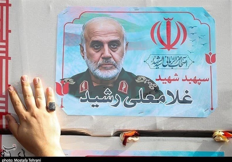 حماسه بدرقه‌ رشید ایران/ دزفول گام‌های آخر سردارش را بوسید+فیلم و تصاویر