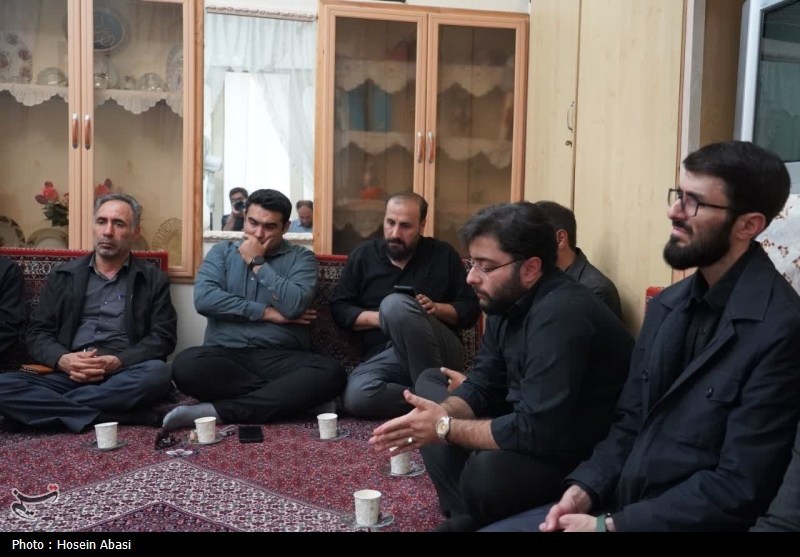 دیدار جمعی از اصحاب خبر زنجان با خانواده شهید فروغی‌راد