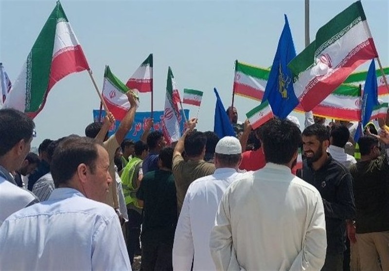 راهپیمایی اهل سنت بوشهر در محکومیت تجاوز آمریکا و اسرائیل به خاک ایران