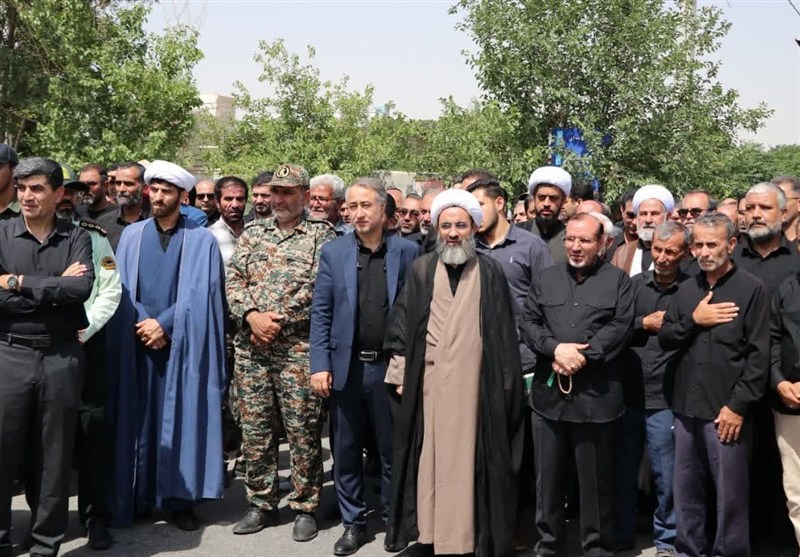 شهید حسین تک‌دهقان در روستای صالحیه نظرآباد آرام گرفت+تصویر