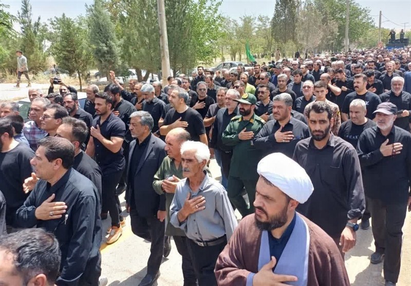 شهید حسین تک‌دهقان در روستای صالحیه نظرآباد آرام گرفت+تصویر