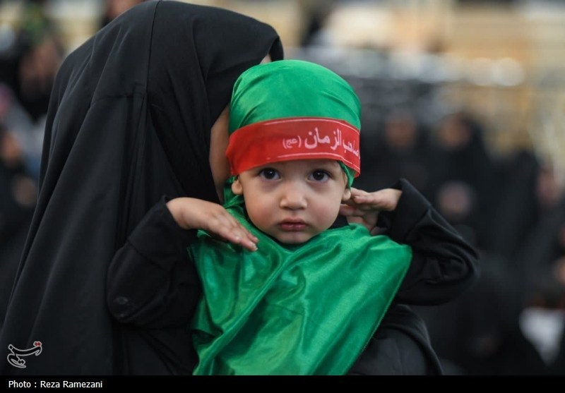 عهد شیرخوارگان با امام مهدی(عج) در مسجد جمکران+ تصاویر