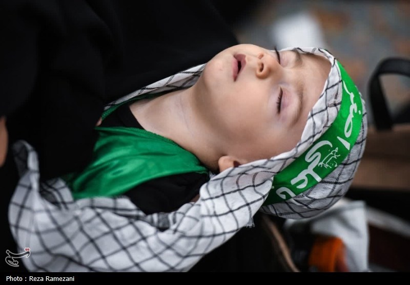 عهد شیرخوارگان با امام مهدی(عج) در مسجد جمکران+ تصاویر