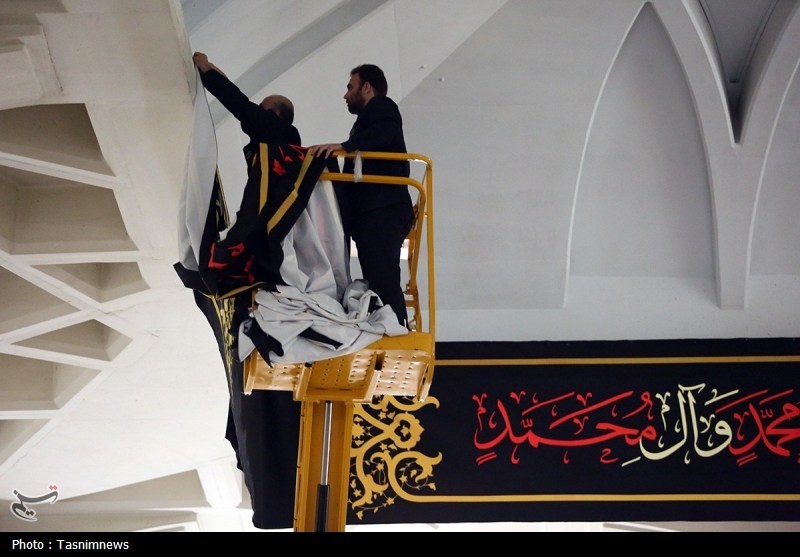 قم در آستانه محرم؛ حرم حضرت معصومه(س) عزادار امام حسین(ع)+تصویر