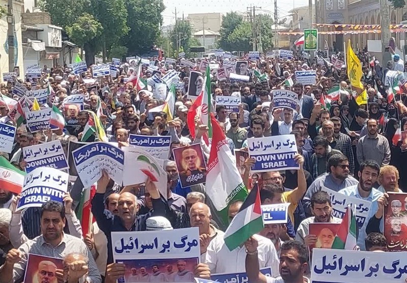 قیام نمازگزاران کرمانشاه در محکومیت حمله اسرائیل+تصاویر