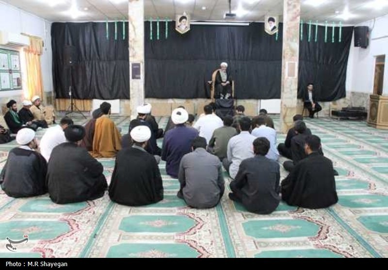 مراسم سالگرد ارتحال امام (ره) در مدرسه علمیه بوشهر