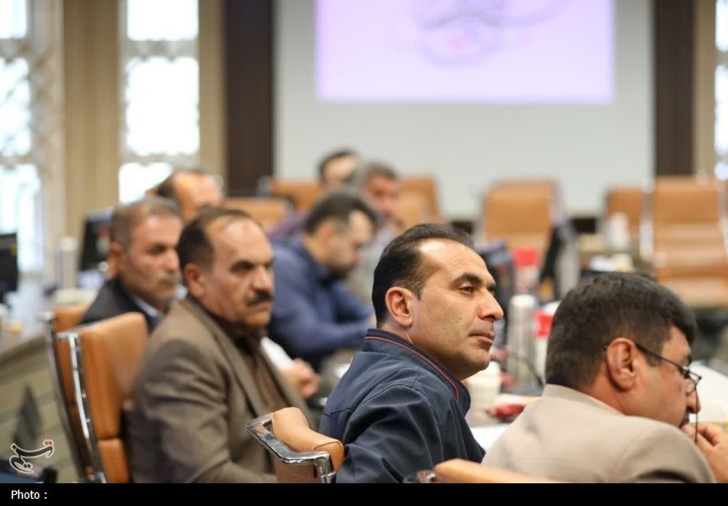 نشست استاندار چهارمحال‌وبختیاری با احزاب اصلاح‌طلب برگزار شد