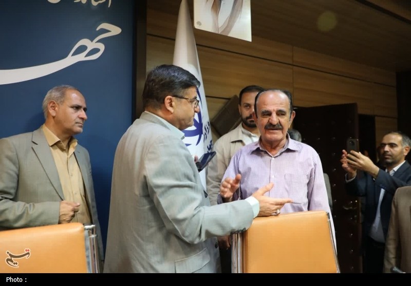 نشست استاندار چهارمحال‌وبختیاری با احزاب اصلاح‌طلب برگزار شد